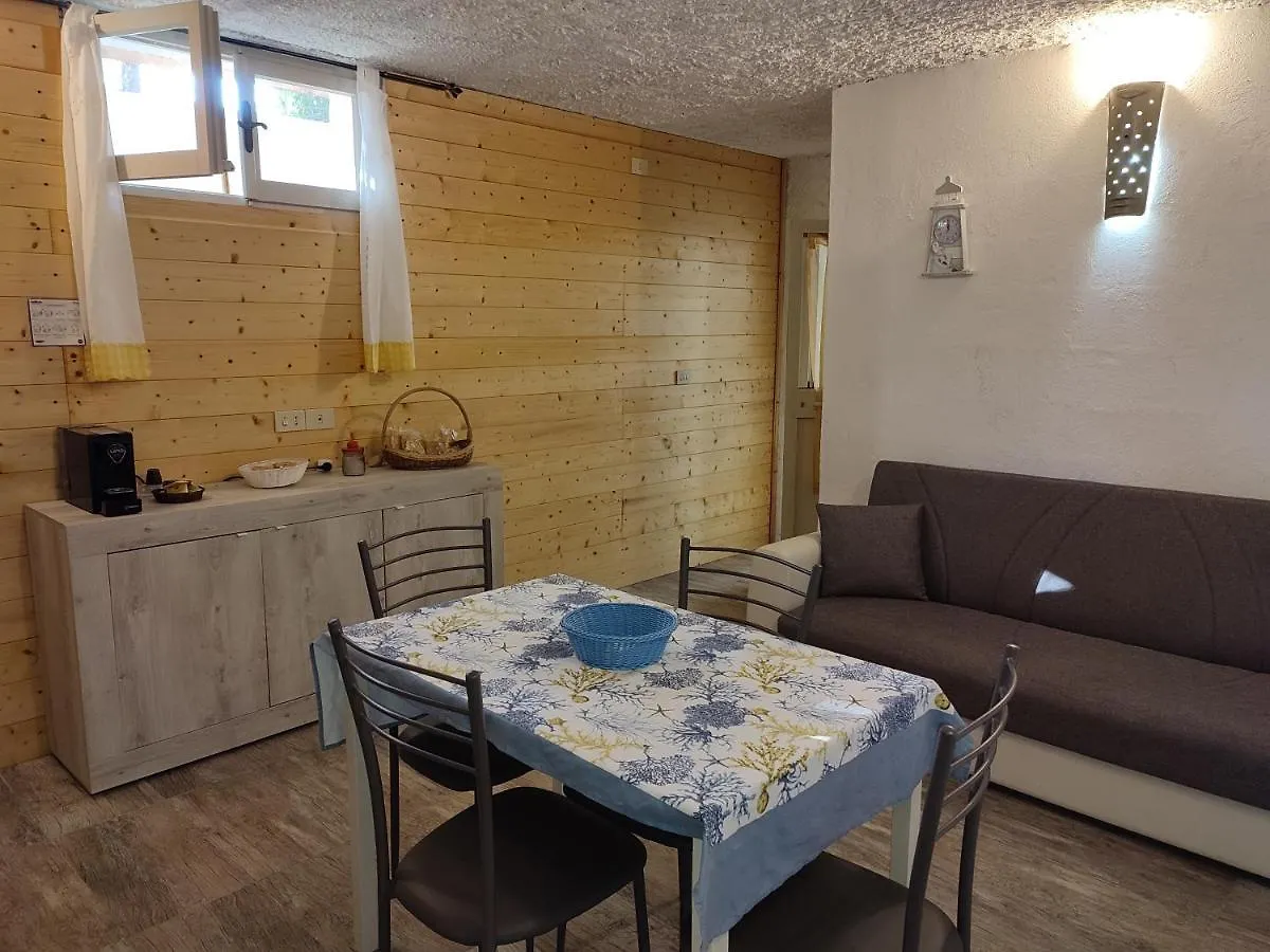 Alghero Guest House - Appartamenti In Villetta Di Campagna, Piscina Fuori Terra A 4 Minuti Di Auto Dalla Citta 0*,  Itália