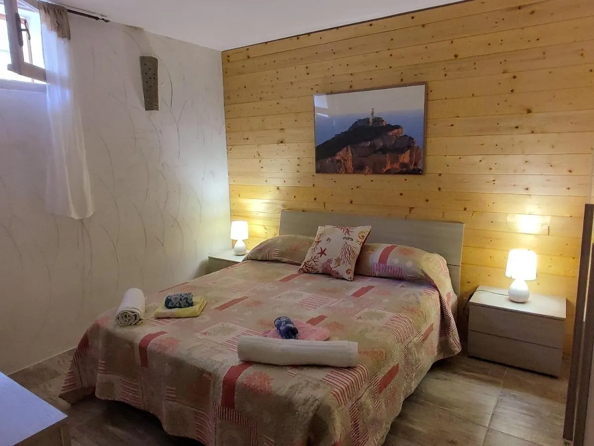 Alghero Guest House - Appartamenti In Villetta Di Campagna, Piscina Fuori Terra A 4 Minuti Di Auto Dalla Citta 0*,  Itália